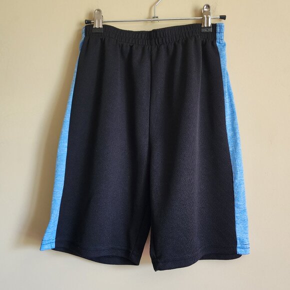 Quad Seven Boys Performance Mesh Basketball Short Size 12/14 - Picture 2 of 4